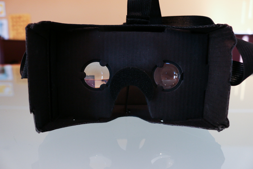 google cardboard VR headset